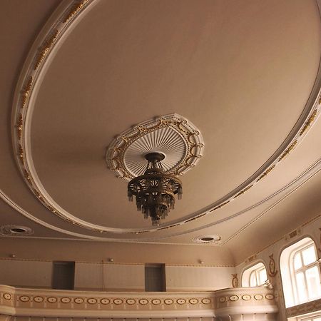 Hotel Lev Levice Εξωτερικό φωτογραφία