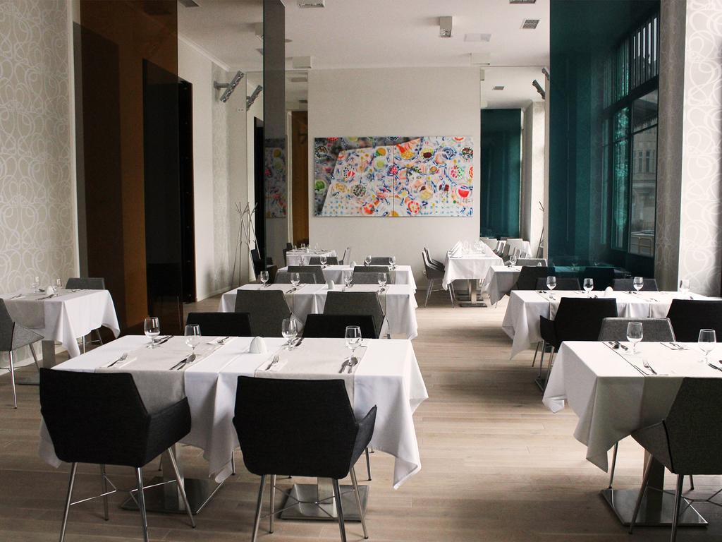 Hotel Lev Levice Εξωτερικό φωτογραφία