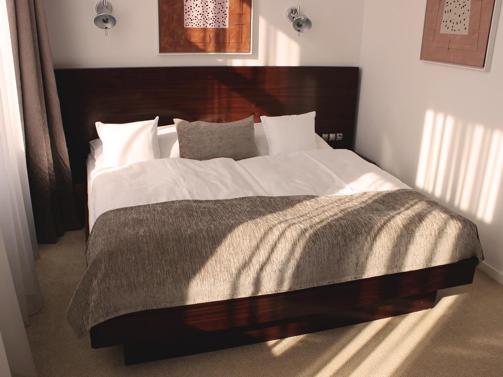 Hotel Lev Levice Εξωτερικό φωτογραφία